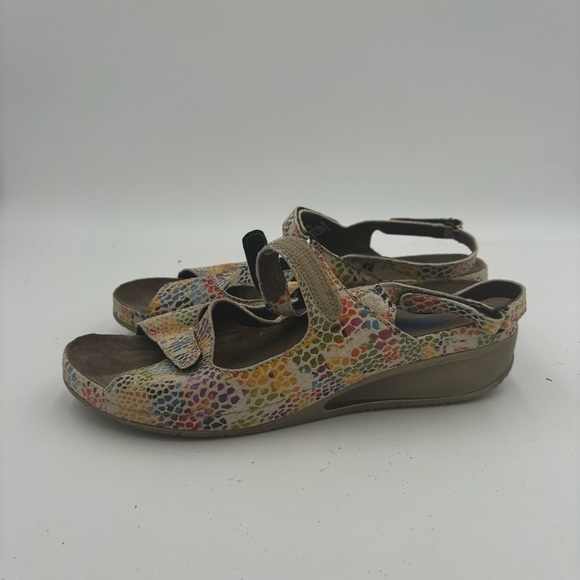 Wolky Women’s 40 Multicolor Fantasy Strappy Sandals - Picture 1 of 7